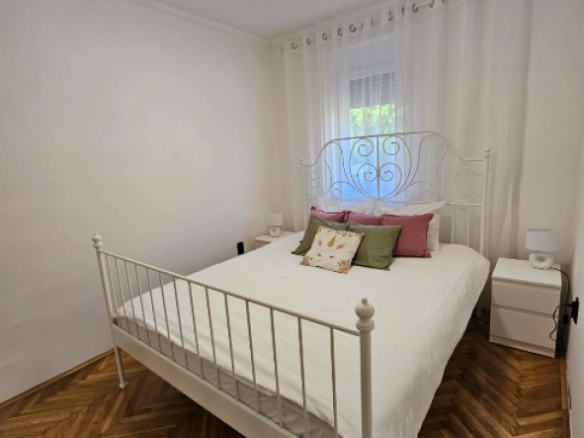 Dvosoban stan 52 m² potpuno renoviran i namješten – Dubovica, Budva