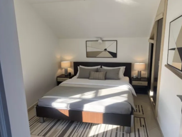 Kuća 105 m² sa pogledom na zaliv, 50 m od mora – Krašići, Tivat