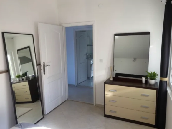 Kuća 105 m² sa pogledom na zaliv, 50 m od mora – Krašići, Tivat