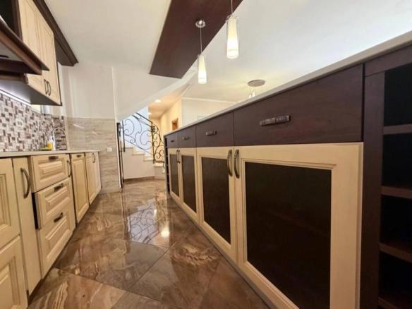 Kuća 241 m² sa panoramskim pogledom na more – Zeleni pojas, Bar