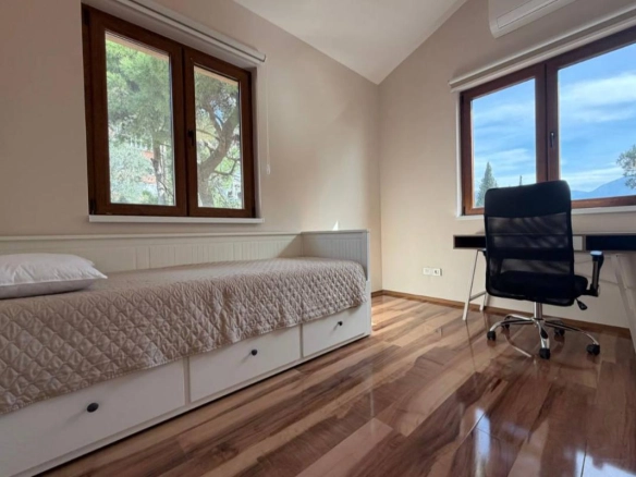 Kuća 241 m² sa panoramskim pogledom na more – Zeleni pojas, Bar