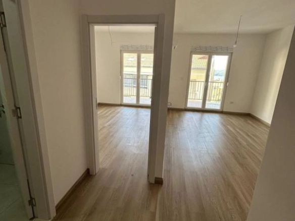 Jednosoban stan 49 m² sa djelimičnim pogledom na more – Lazi, Budva