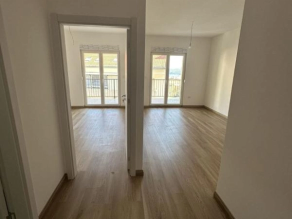 Jednosoban stan 49 m² sa djelimičnim pogledom na more – Lazi, Budva