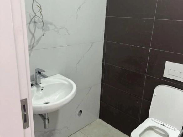 Jednosoban stan 49 m² sa djelimičnim pogledom na more – Lazi, Budva