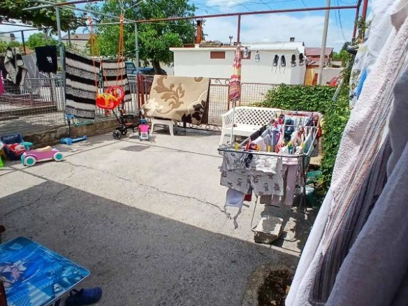 Kuća 80 m² sa dvorištem sa tri strane – Konik, Podgorica