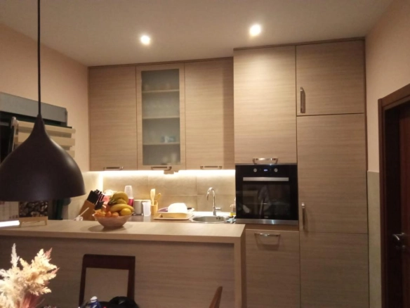 Trosoban stan 101 m² sa panoramskim pogledom na more – Kotor