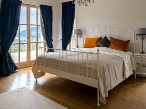 Kuća 353 m² sa bazenom i pogledom na more – Ratiševina, Herceg Novi