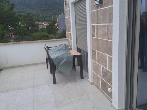Jednosoban stan 70 m² sa terasom od 20 m² – Mrčevac, Tivat