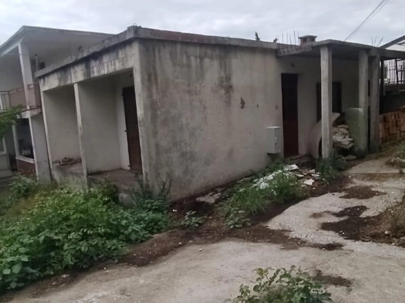 Kuća 73 m² sa dvorištem od 298 m² na mirnoj lokaciji – Sutomore, Bar