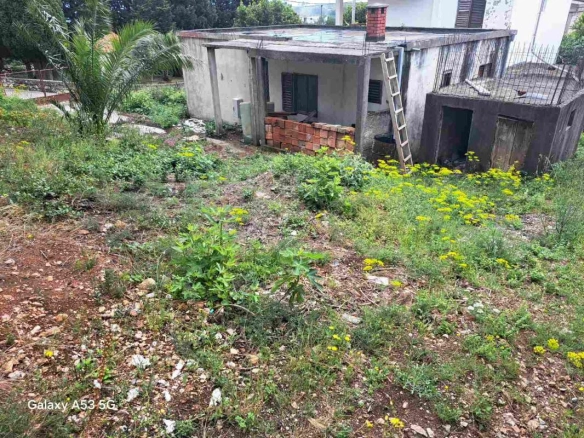 Kuća 73 m² sa dvorištem od 298 m² na mirnoj lokaciji – Sutomore, Bar
