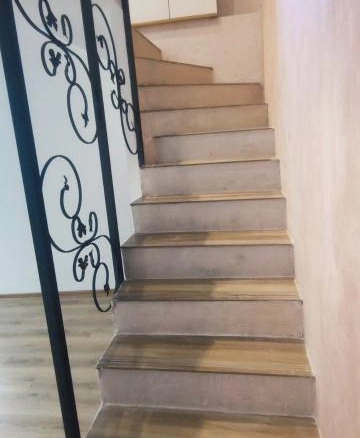 Jednosoban stan 44 m² potpuno namješten, sa terasom – Malo Brdo, Podgorica