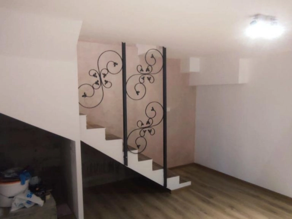 Jednosoban stan 44 m² potpuno namješten, sa terasom – Malo Brdo, Podgorica