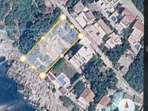 Plac 805 m² na prvoj liniji do mora, gradnja P+2 – Utjeha, Bar