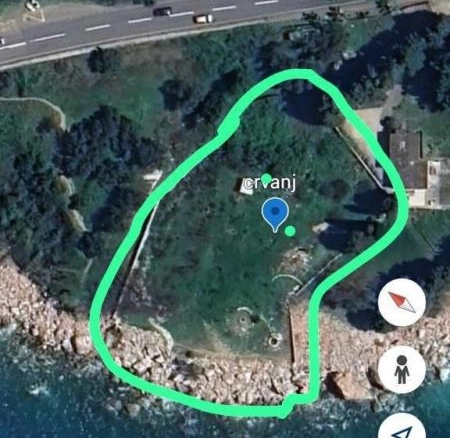 Plac 2500 m² na prvoj liniji do mora, urbanizovan – Šušanj, Bar