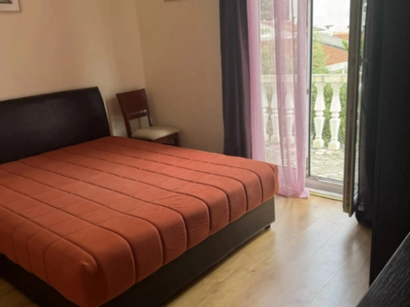 Trosoban dupleks stan 90 m² sa pogledom na more – Babin Do, Budva
