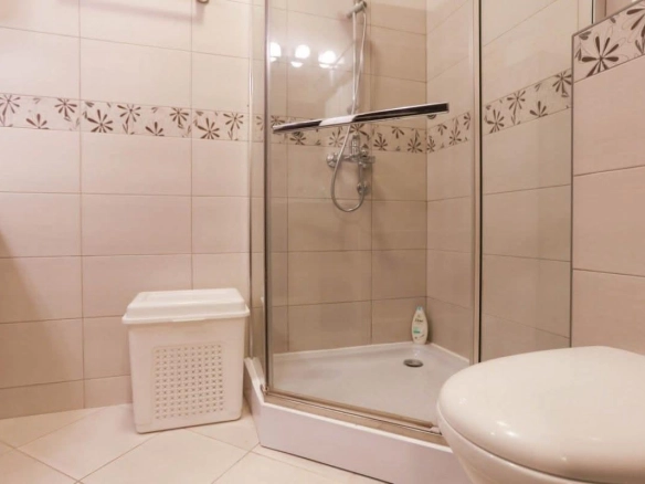 Garsonjera 37 m² sa pogledom na maslinjak – Rafailovići, Budva