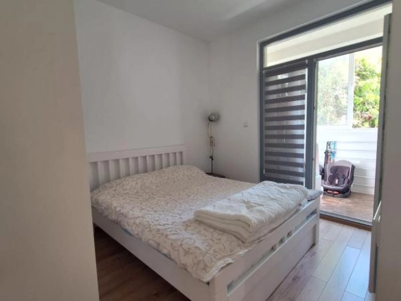 Dvosoban stan 58 m² na drugom spratu, izgrađen 2013. – Bečići, Budva