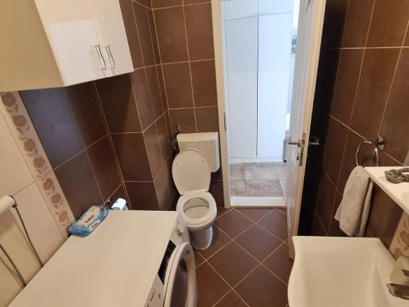 Dvosoban stan 58 m² na drugom spratu, izgrađen 2013. – Bečići, Budva