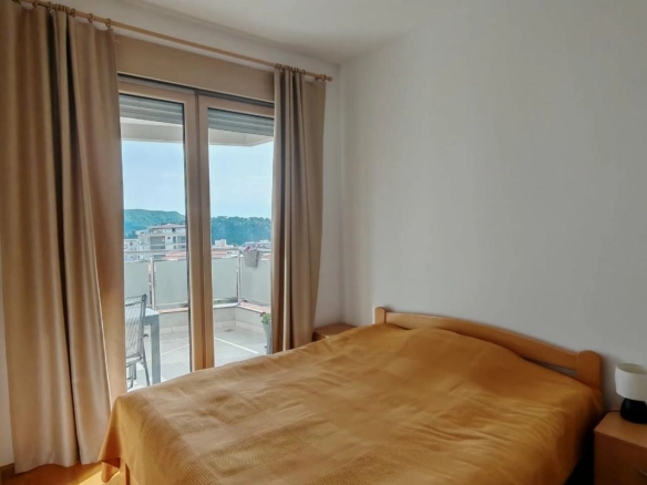 Dvosoban stan 67 m² sa pogledom na more – Bečići, Budva
