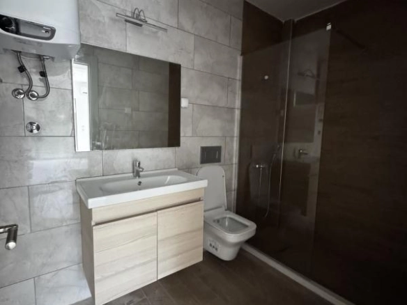 Garsonjera 44 m² sa terasom i pogledom na more – Bar