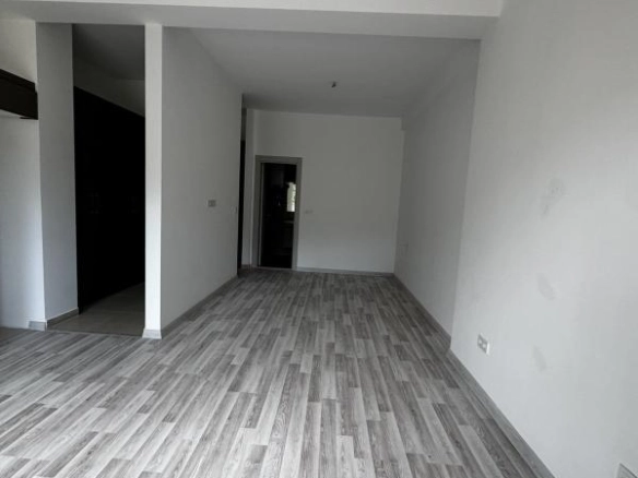 Garsonjera 44 m² sa terasom i pogledom na more – Bar
