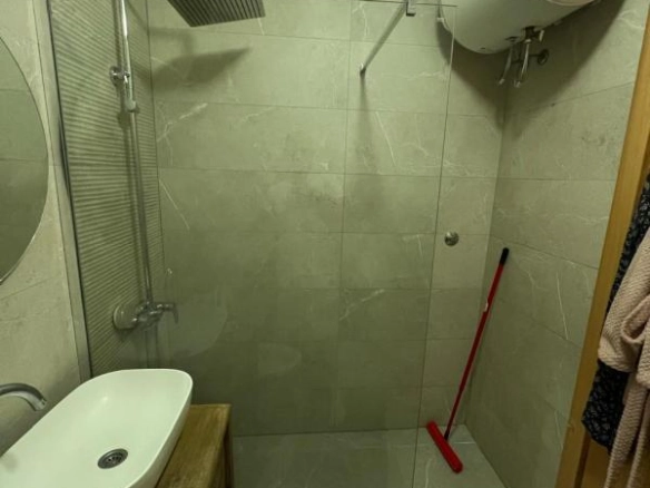 Dvosoban stan 90 m² u centru grada na 10. spratu sa liftom – Bar