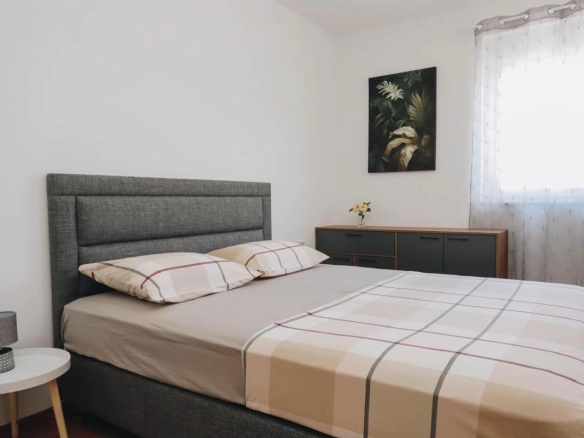 Jednosoban stan 46 m² sa terasom i parkingom – Budva