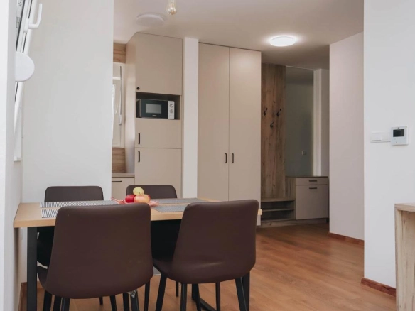 Jednosoban stan 46 m² sa terasom i parkingom – Budva