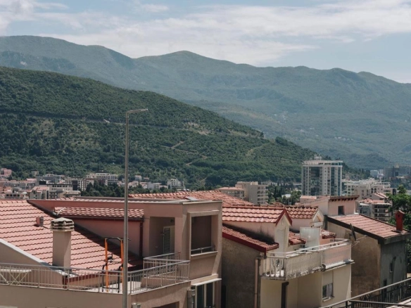 Jednosoban stan 46 m² sa terasom i parkingom – Budva