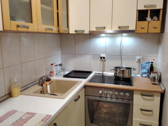 Jednosoban stan 49 m² sa baštom i terasom – Petrovac, Budva