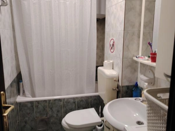 Jednosoban stan 49 m² sa baštom i terasom – Petrovac, Budva