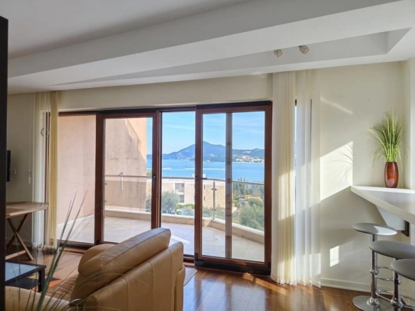 Jednosoban stan 57 m² sa panoramskim pogledom na more – Kamenovo, Budva