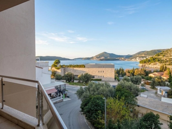 Jednosoban stan 57 m² sa panoramskim pogledom na more – Kamenovo, Budva
