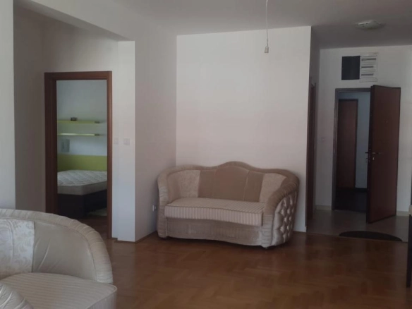 Trosoban stan 82 m² sa pogledom na more i planine – centar, Bar