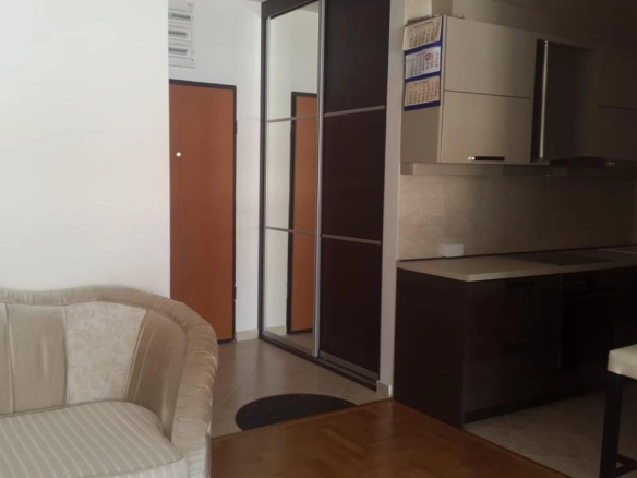 Trosoban stan 82 m² sa pogledom na more i planine – centar, Bar