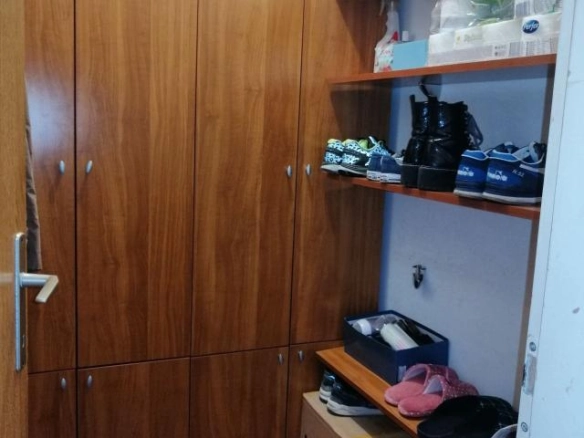Trosoban stan 112 m² sa tri terase u centru – Bar
