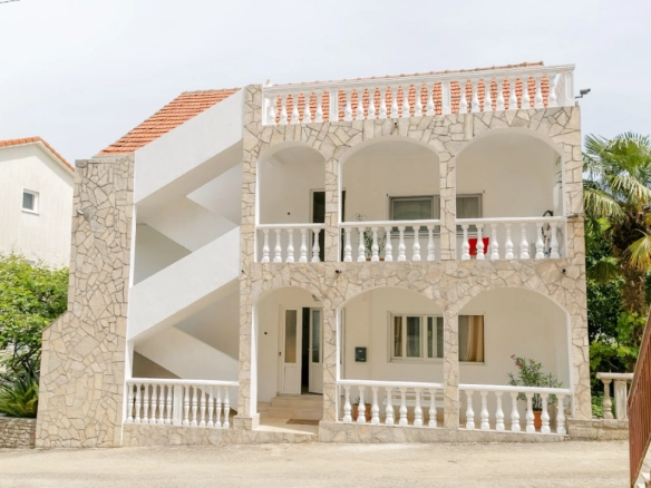 Kuća 263 m² sa 8 terasa i panoramskim pogledom na zaliv – Prčanj, Kotor