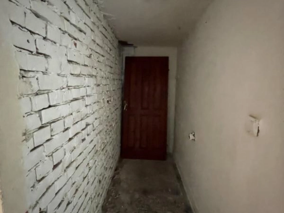 Dvosoban stan 55 m² za renoviranje u centru – Bar