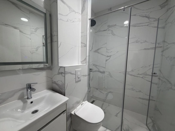 Dvosoban stan 69 m² u novogradnji sa velikom terasom – Dobrota, Kotor
