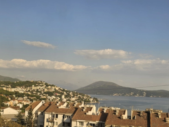 Jednosoban stan 52 m² sa pogledom na more – Igalo, Herceg Novi