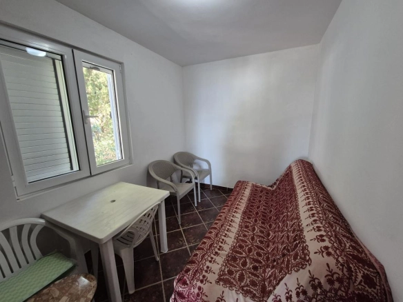 Dvosoban stan 44 m² na prvoj liniji do mora – Sutomore, Bar