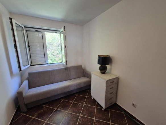 Dvosoban stan 44 m² na prvoj liniji do mora – Sutomore, Bar
