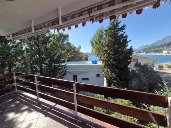 Dvosoban stan 44 m² na prvoj liniji do mora – Sutomore, Bar