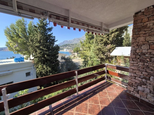 Dvosoban stan 44 m² na prvoj liniji do mora – Sutomore, Bar