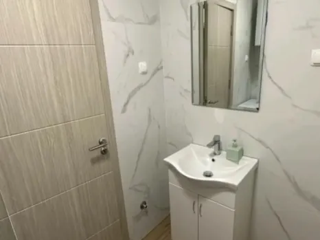 Izdavanje: Jednosoban stan 44 m² sa terasom i parkingom – Podgorica