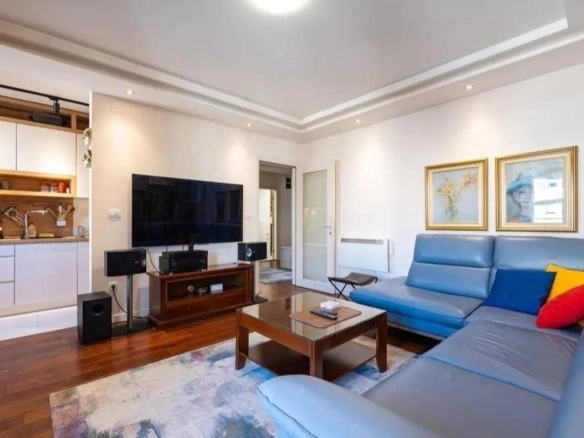 Izdavanje: Dvosoban stan 68 m² sa terasom i parkingom – Central Point, Podgorica