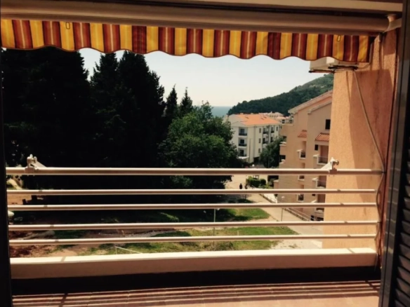 Dvosoban stan 75 m² sa pogledom na more – Petrovac, Budva