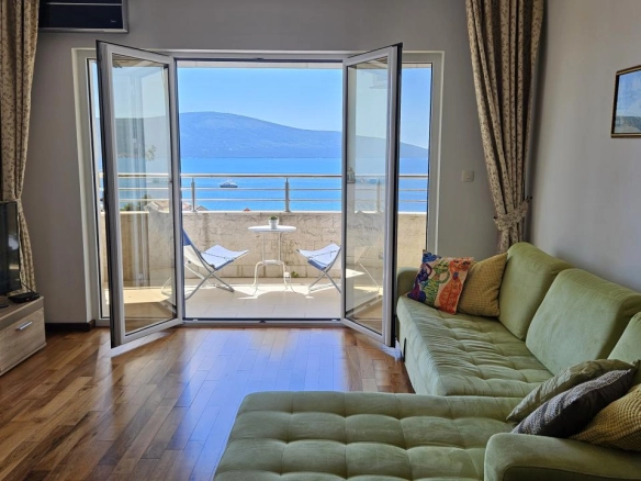 Dvosoban stan 90 m² sa pogledom na more – Donja Lastva, Tivat