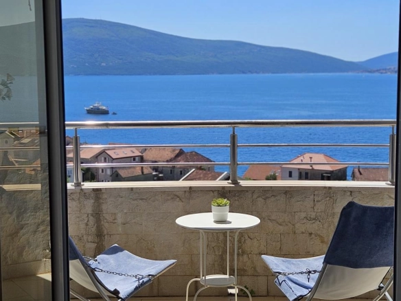 Dvosoban stan 90 m² sa pogledom na more – Donja Lastva, Tivat