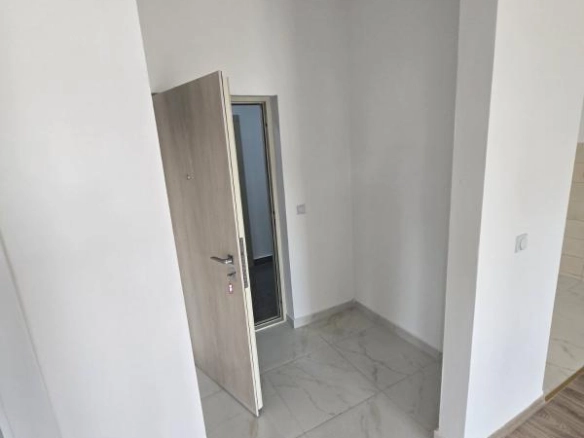 Jednosoban stan 65 m² u novogradnji blizu Velike plaže – Ulcinj